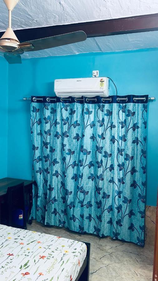 Tandon Lodge On The Ganga Ghat Homestay Варанаси Экстерьер фото
