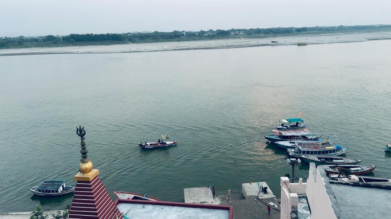 Tandon Lodge On The Ganga Ghat Homestay Варанаси Экстерьер фото