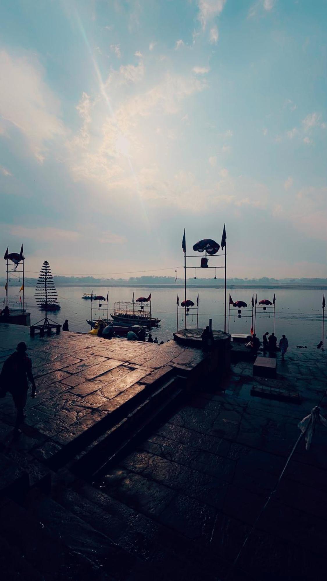Tandon Lodge On The Ganga Ghat Homestay Варанаси Экстерьер фото