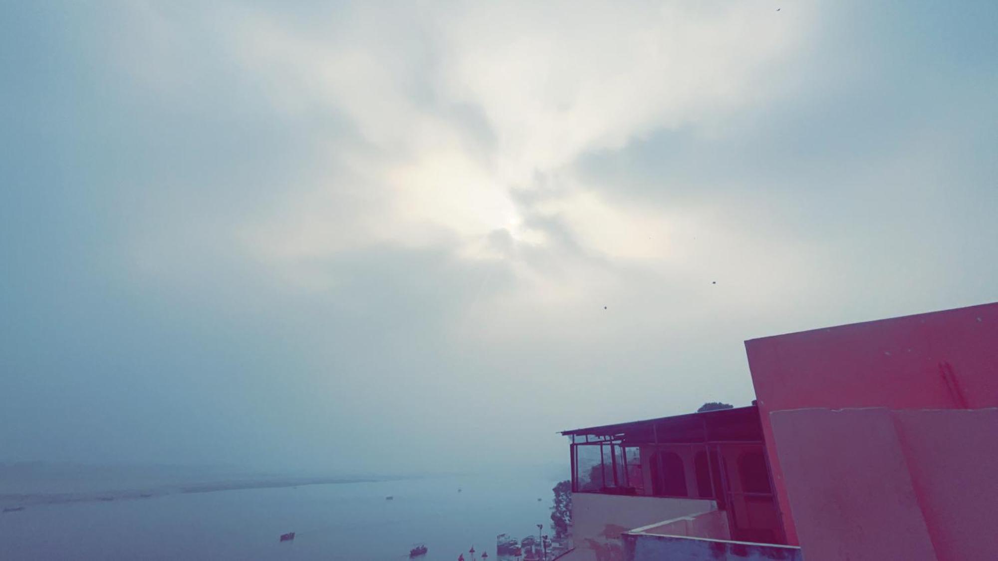 Tandon Lodge On The Ganga Ghat Homestay Варанаси Экстерьер фото