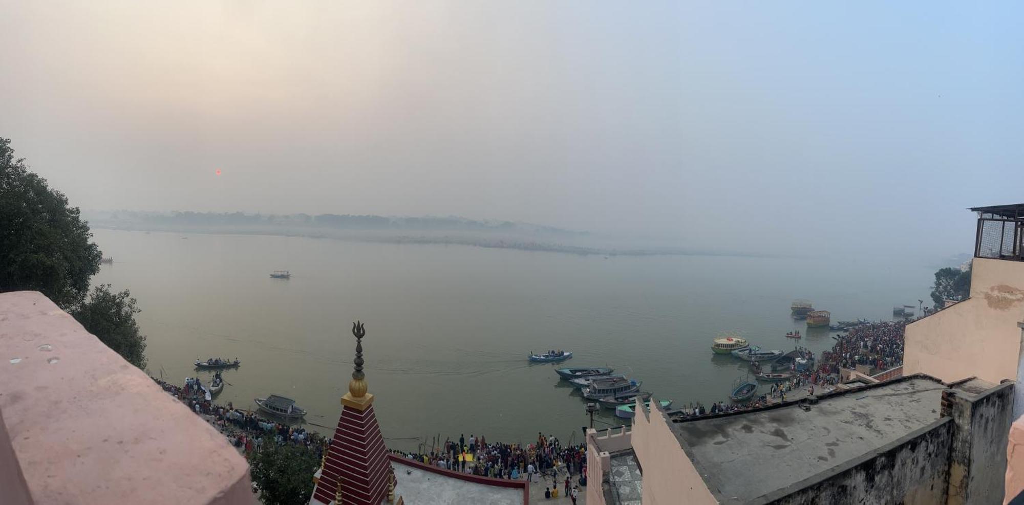 Tandon Lodge On The Ganga Ghat Homestay Варанаси Экстерьер фото